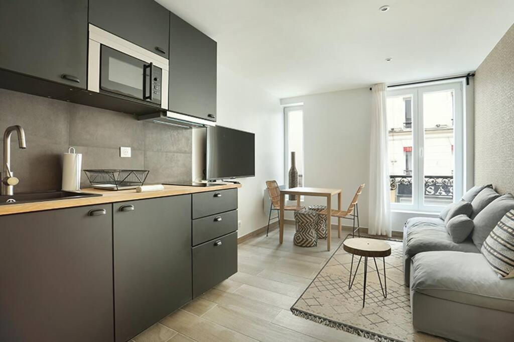 Center Of By Prestige Appartement Parijs